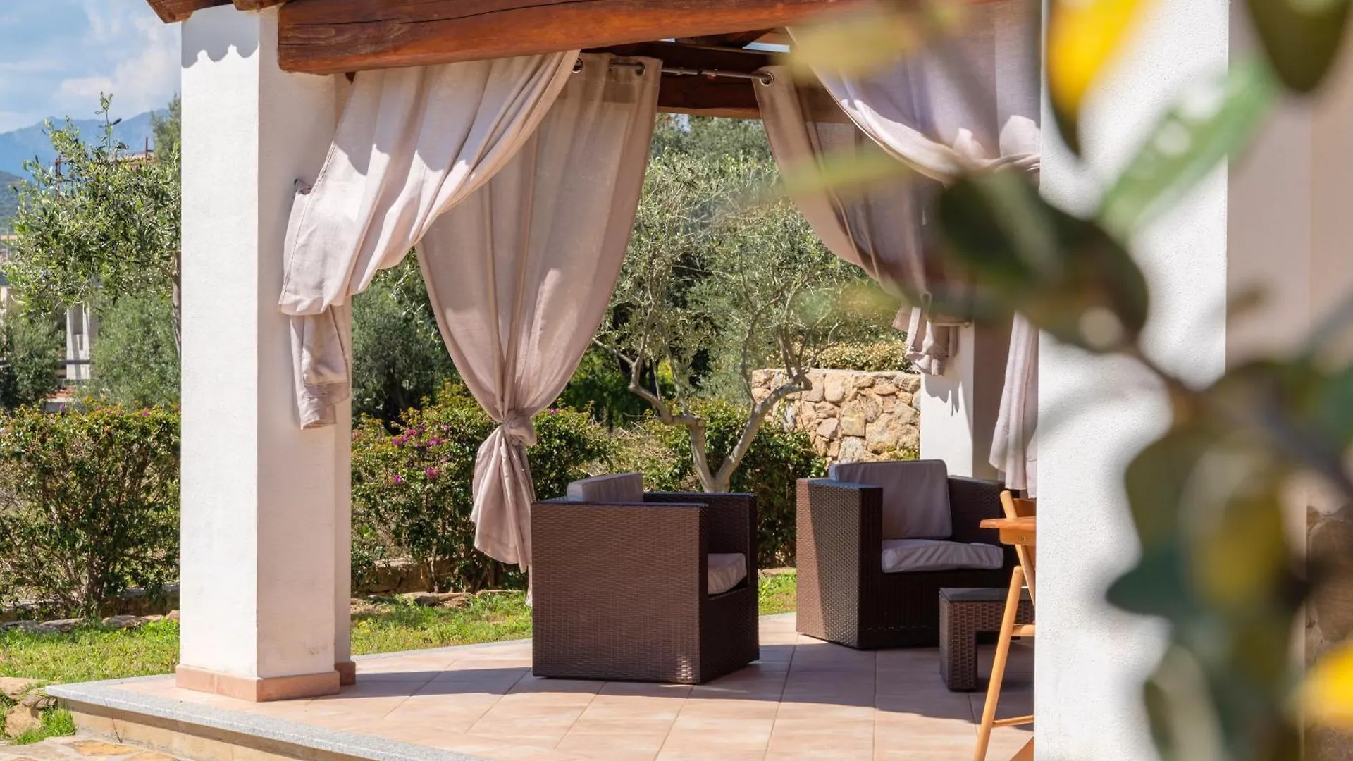 Villetta Con Patio, Giardino Recintato, Doccia Idromassaggio Tanaunella - Budoni